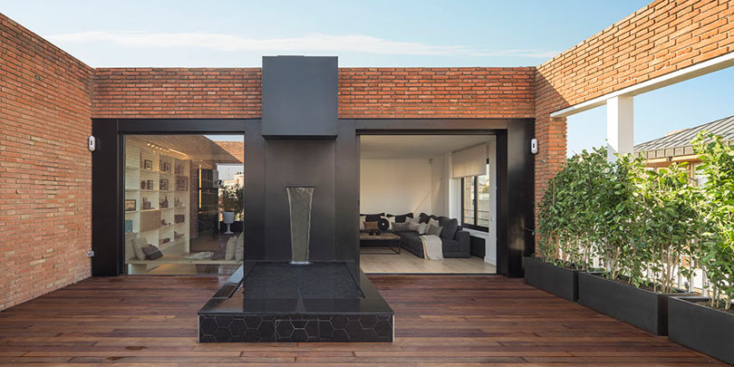 A Barcelona Penthouse Grounded in Natural Light and Black Accents-6