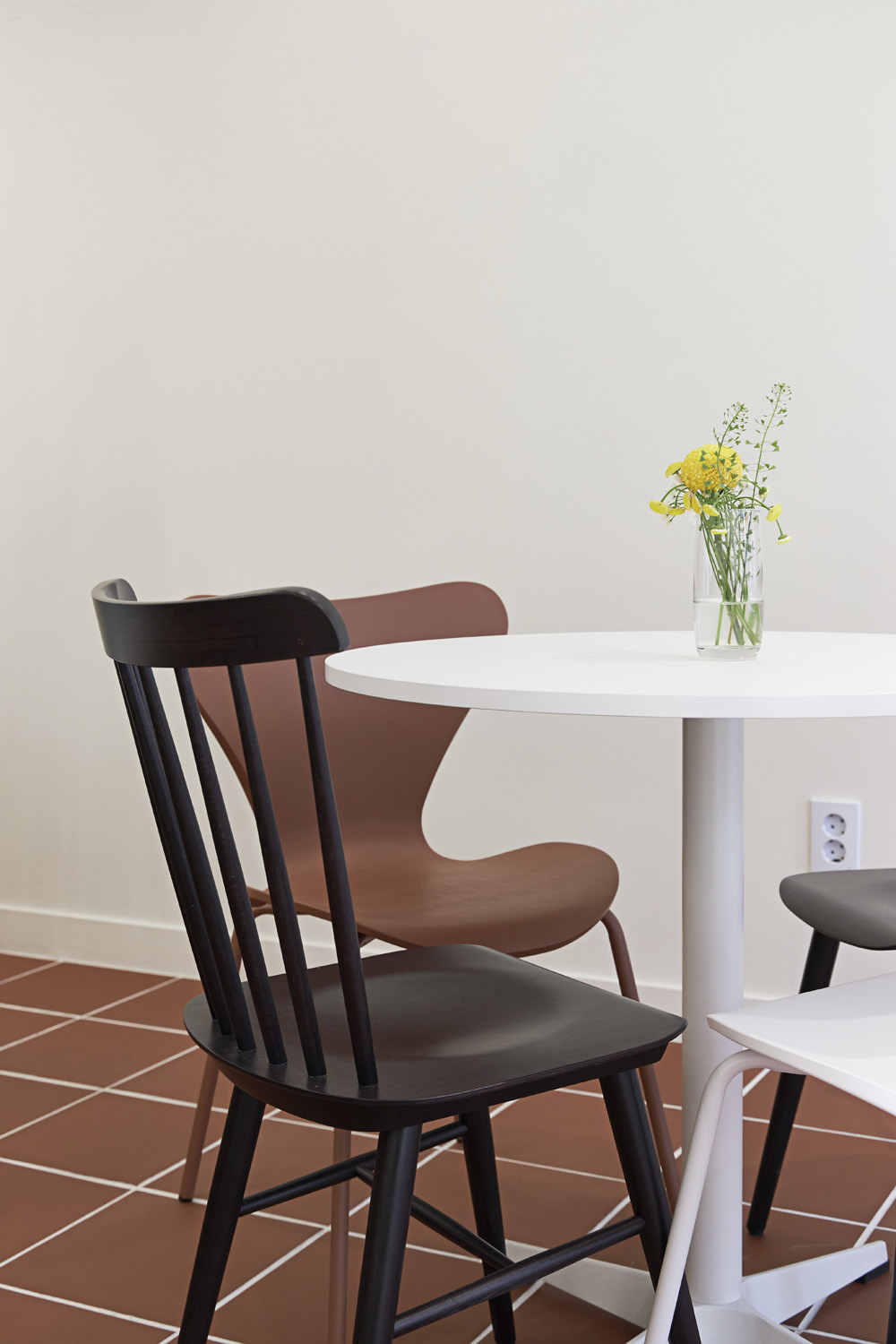 十平米可爱甜品店的室内设计魅力-9