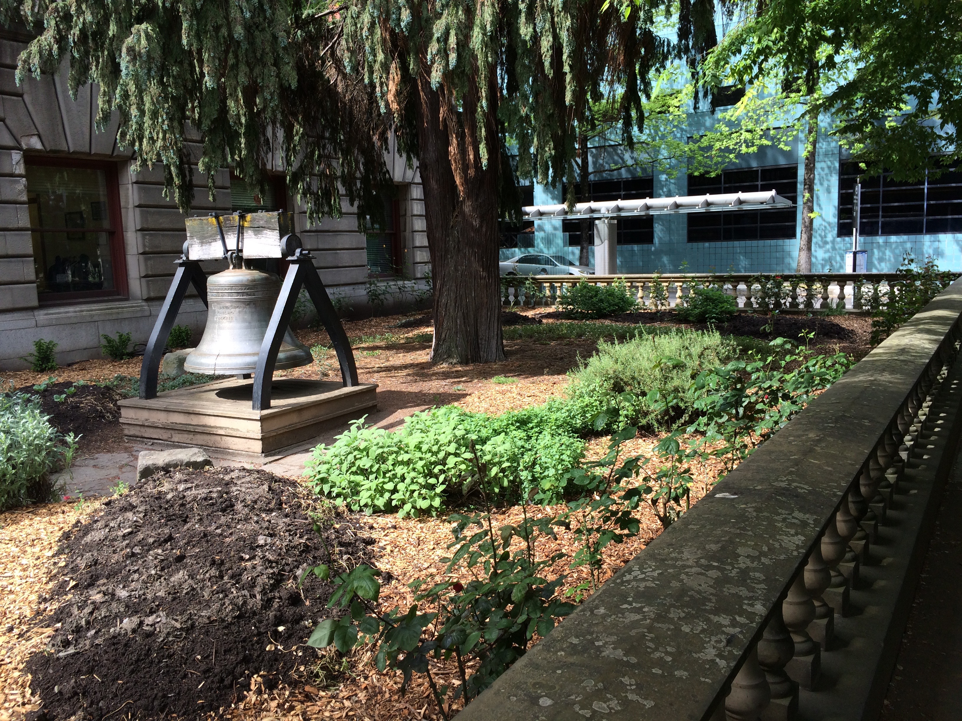 波特兰市政厅周边花园景观项目丨美国波特兰-60