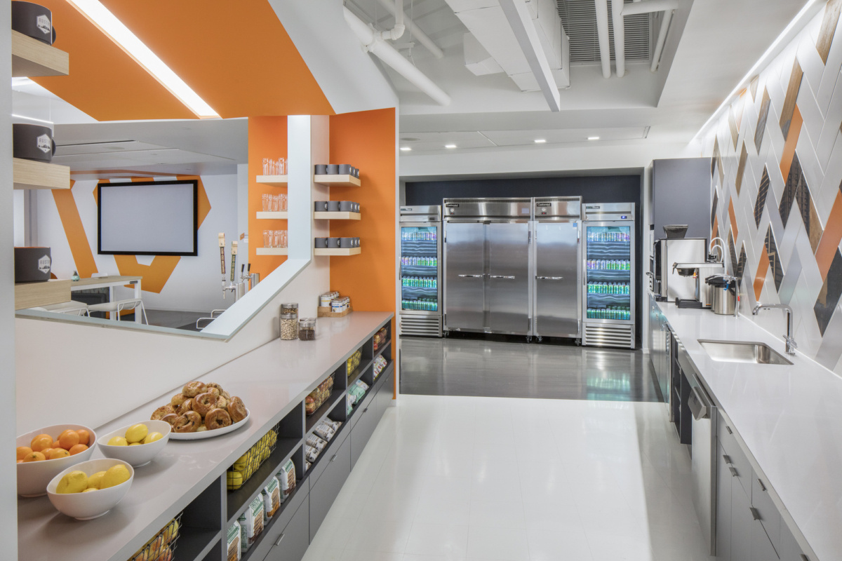 Magento Austin 办公室 - 融合地方文化与品牌特色的现代工作空间-8