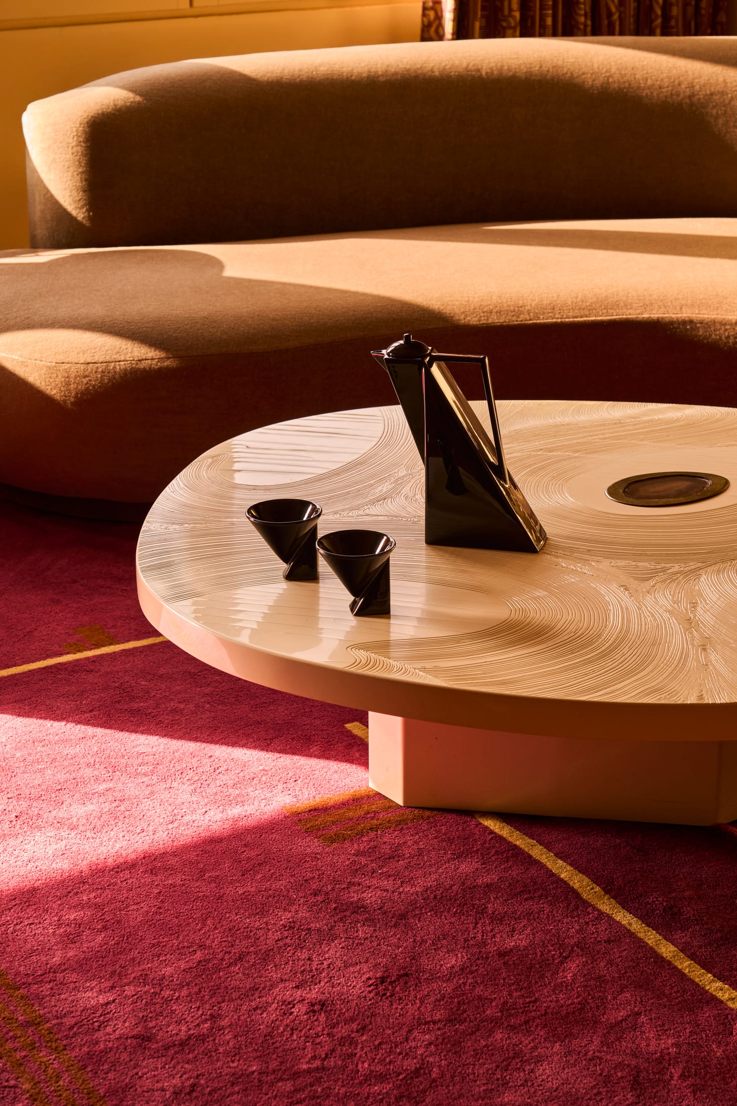 巴黎传奇跳蚤市场办公室改造为策展展厅丨法国巴黎-17