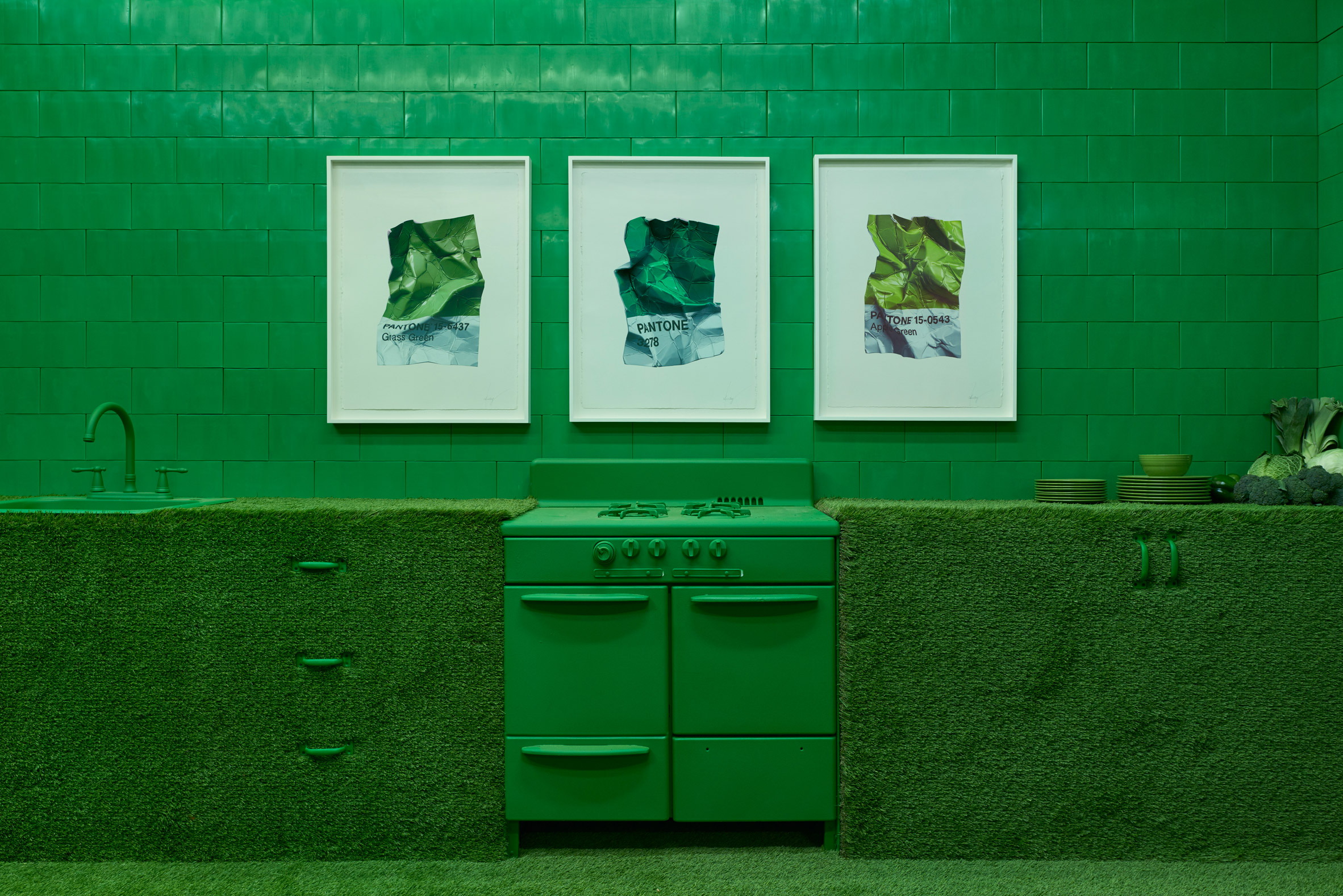 Monochrome exhibition in Brooklyn comprises single-coloured rooms-8