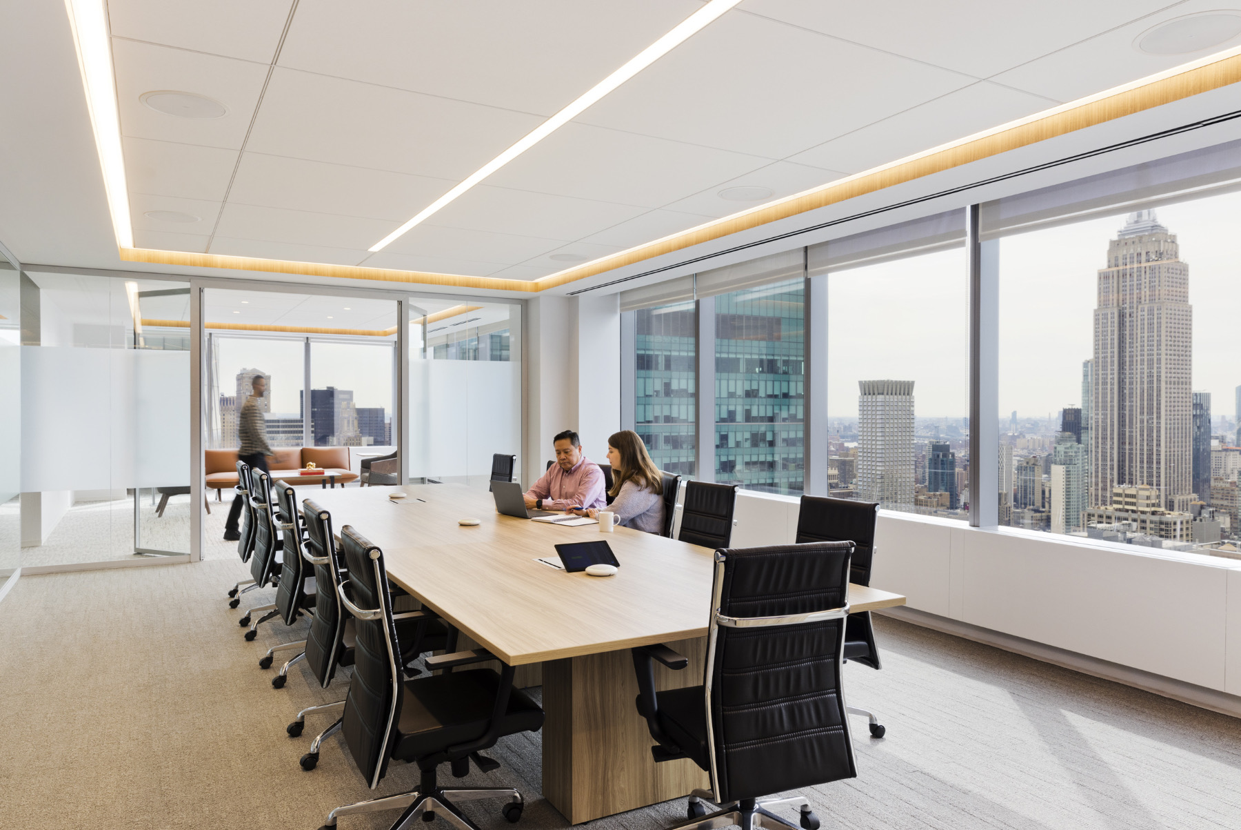 A Look Inside Varagon’s New NYC Office - Officelovin'-4