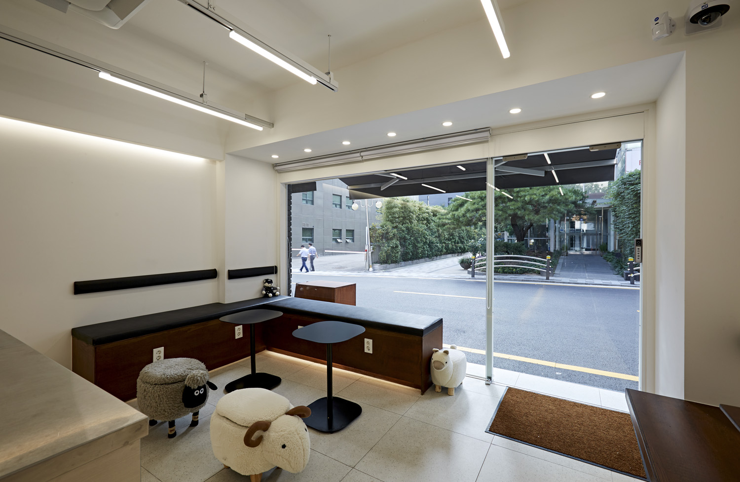 三星洞咖啡厅，15 坪极简空间设计-7