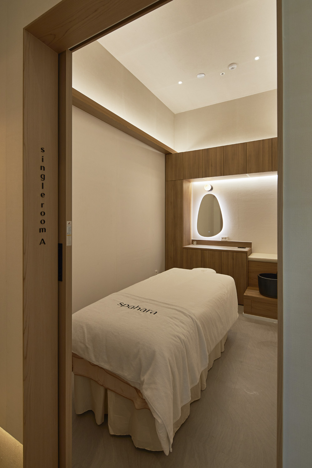 20 平米高级 SPA 空间，白色&木质调的优雅氛围-13