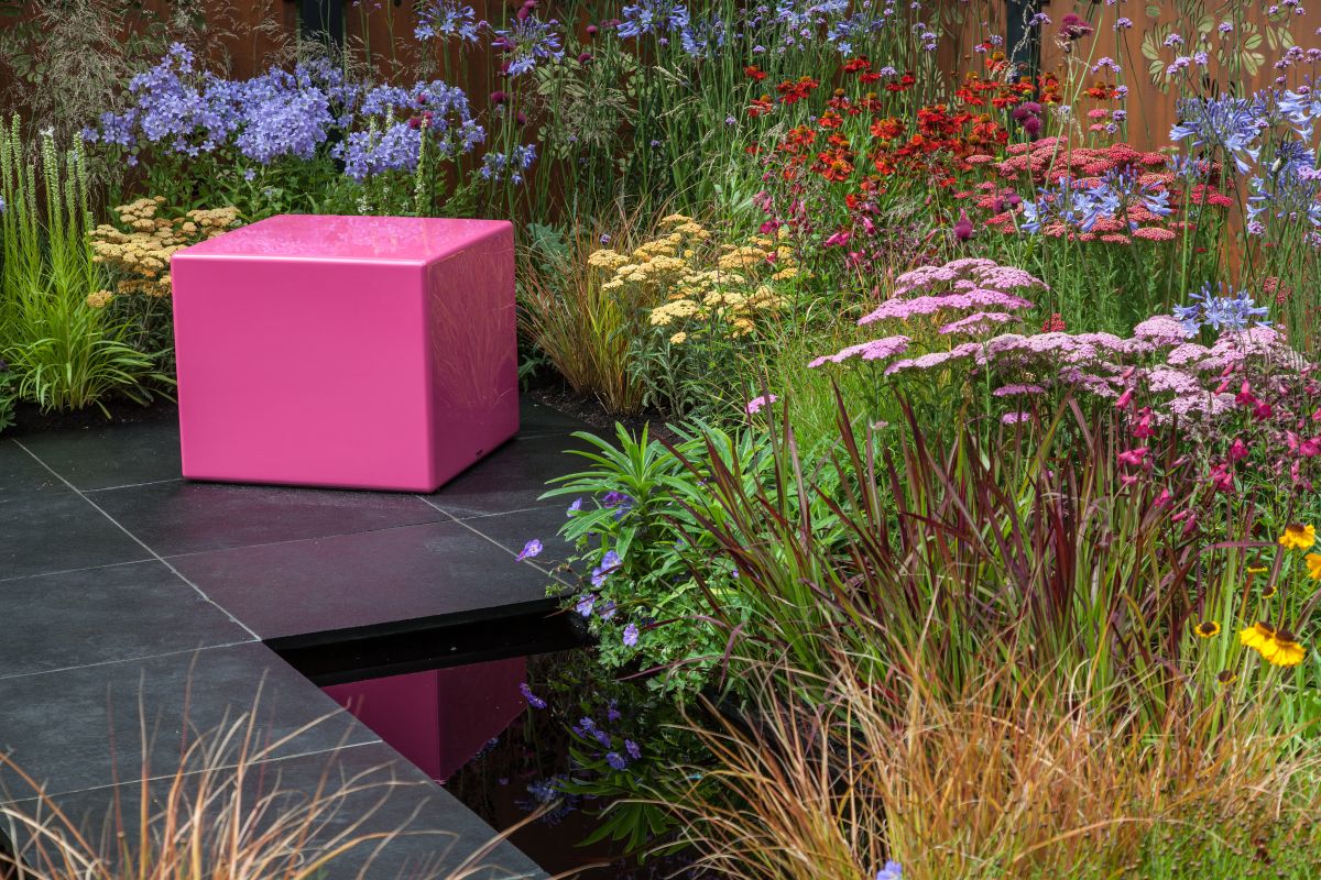 How Garden Benches Can Help You Get The Most Out Of Your Landscape-18