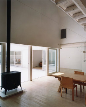 自然を内包する家   House with Natural Kouichi Kimura Architects