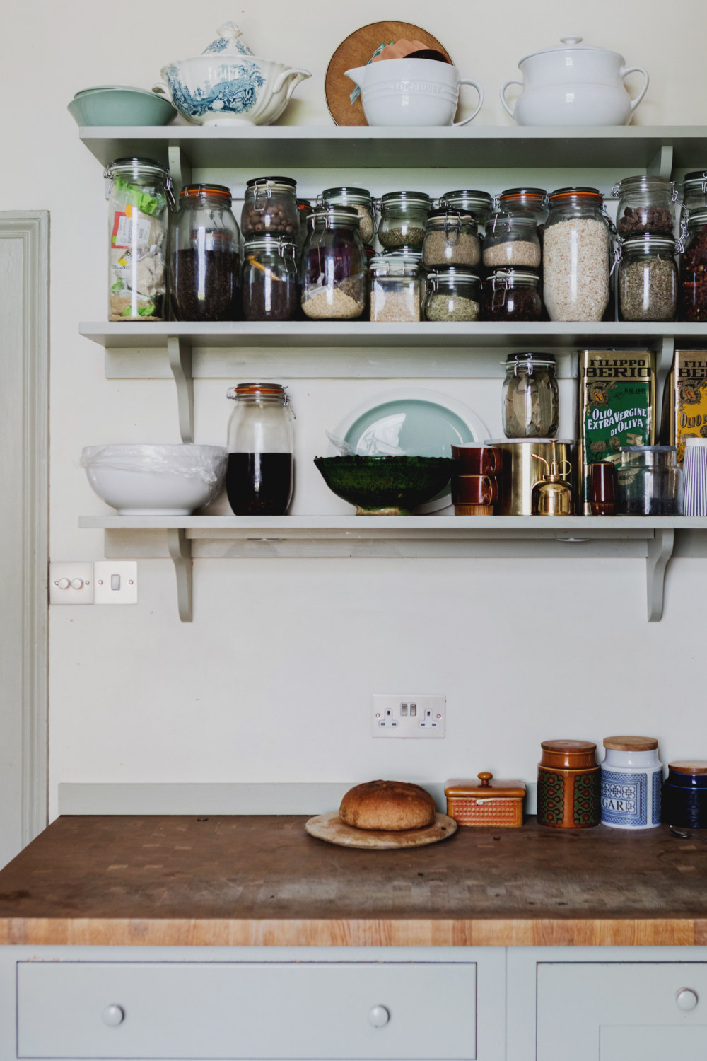 伦敦东区改造酒吧的现代之家 | 美食博主与厨师安娜·巴内特-1