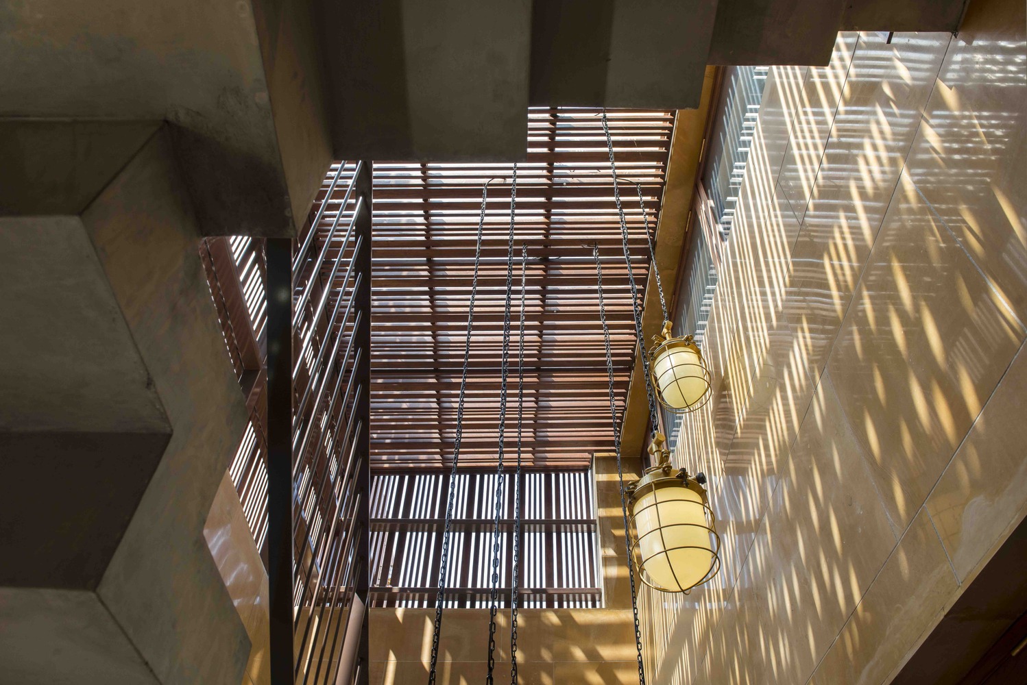 印度曼德维乡村 240 平米内向住宅，融入当地文化元素-54