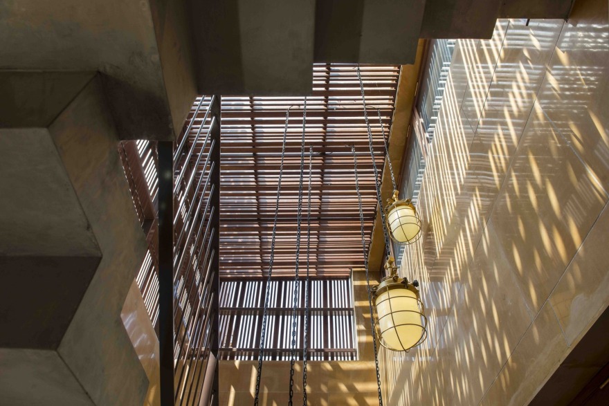 印度曼德维乡村 240 平米内向住宅,融入当地文化元素-54