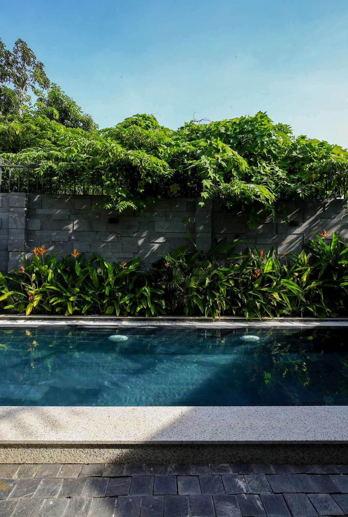 现代生活与自然和谐相融的越南 Nha Trang 住宅设计-28