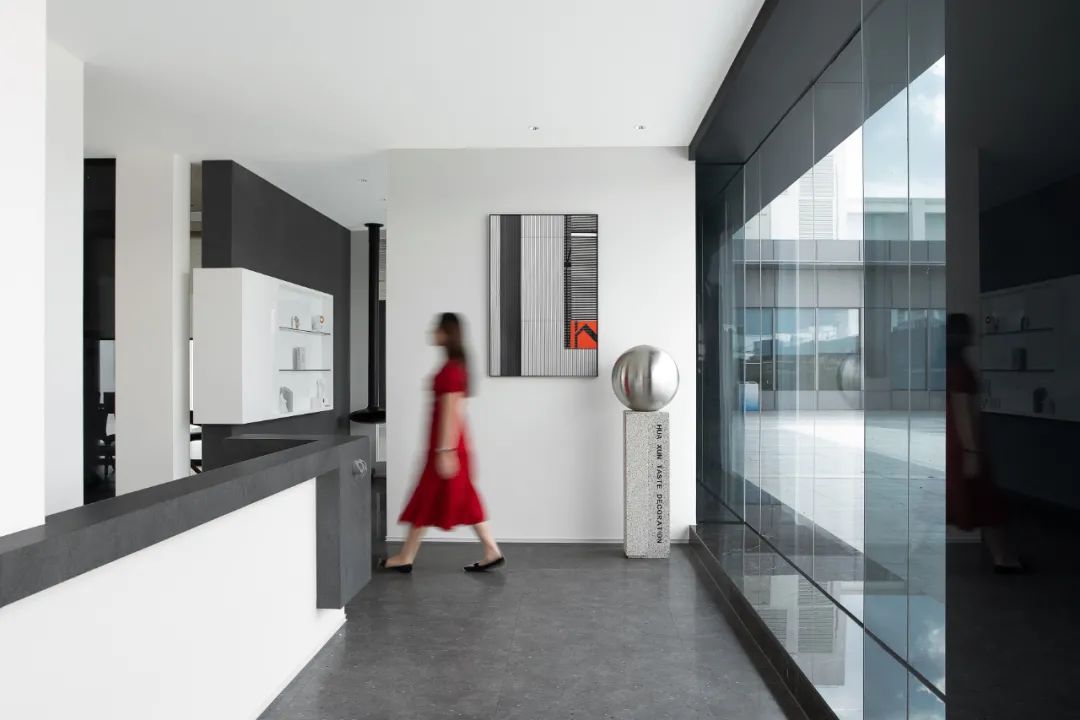 周应钦打造广州居然设计中心,光与影的慢时光美学空间-32