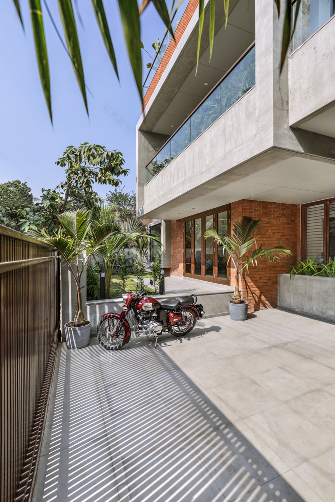 绿意盎然的四口之家——印度 Box House-36