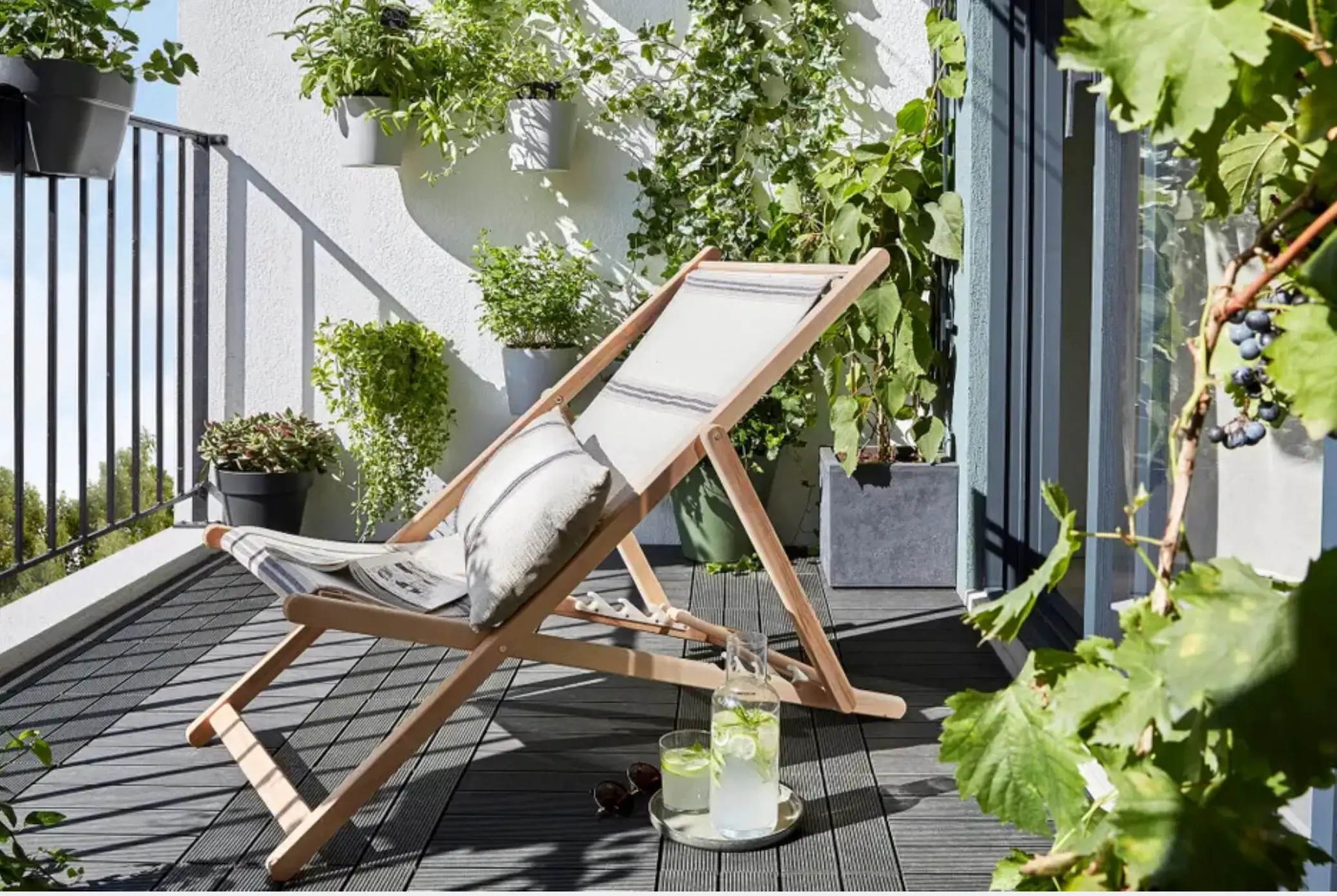 “灰调城市阳台 | 绿意盎然的种植空间”-5