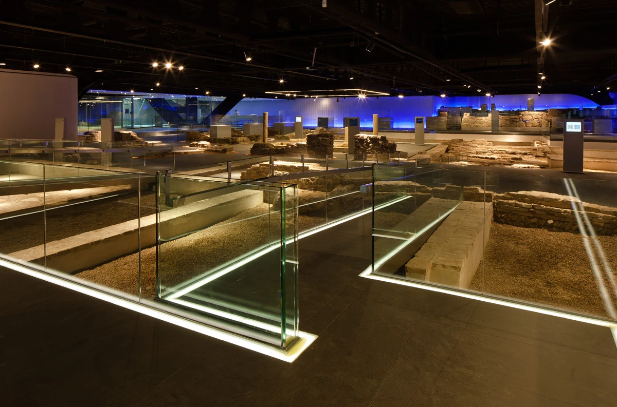 西班牙塞维利亚地下考古博物馆·“无界空间”的创意设计-15