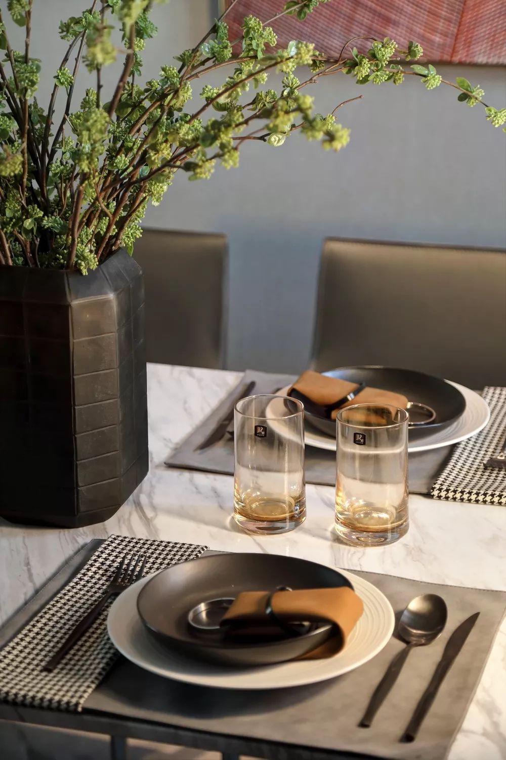 华墨国际｜优雅灰与生命棕的碰撞——精神物质空间融合的典范-37