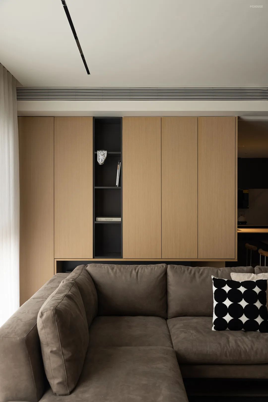 有娃家庭的现代极简风格设计-31