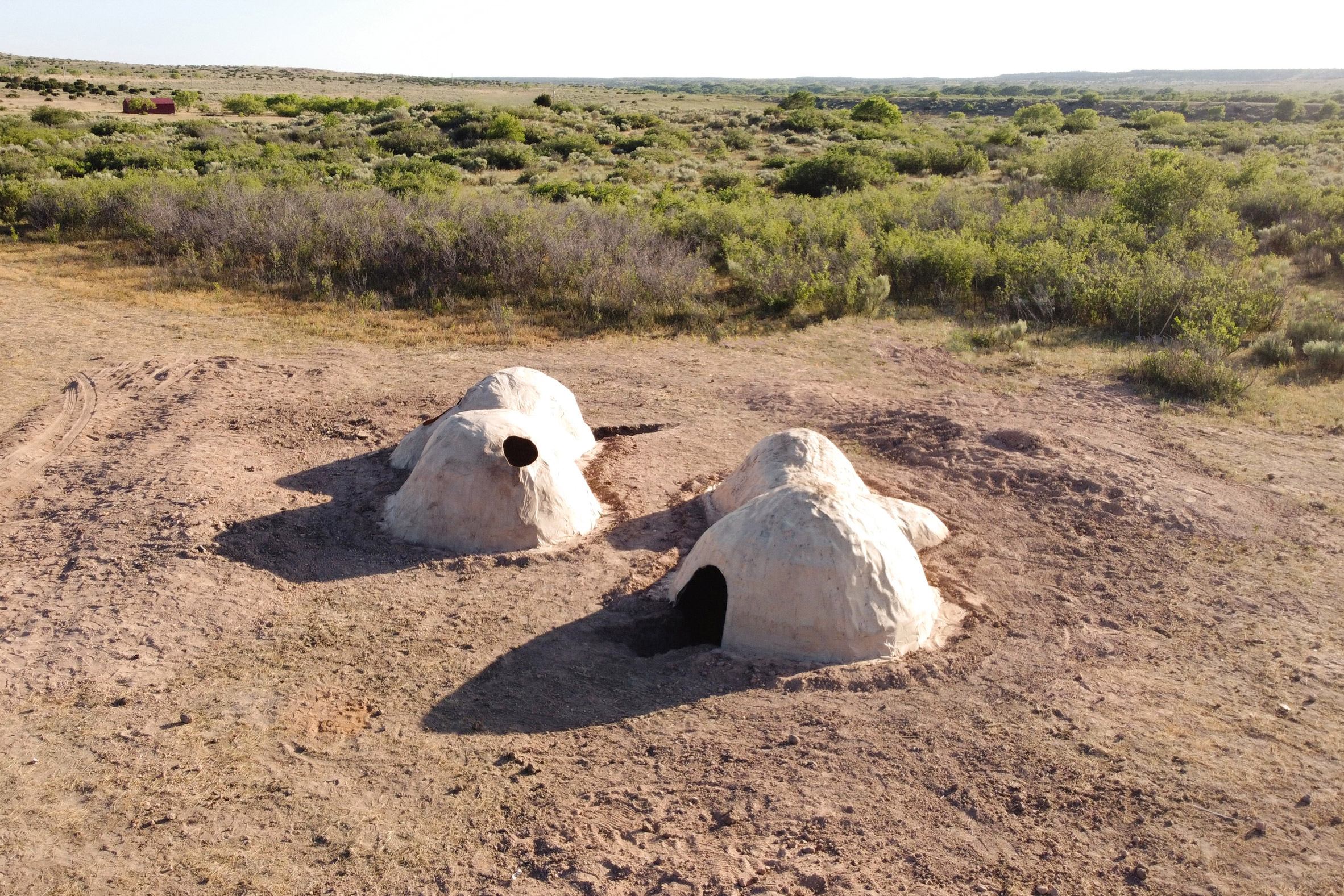 美国设计师在德州农场打造“世界最大纸浆建筑”-0