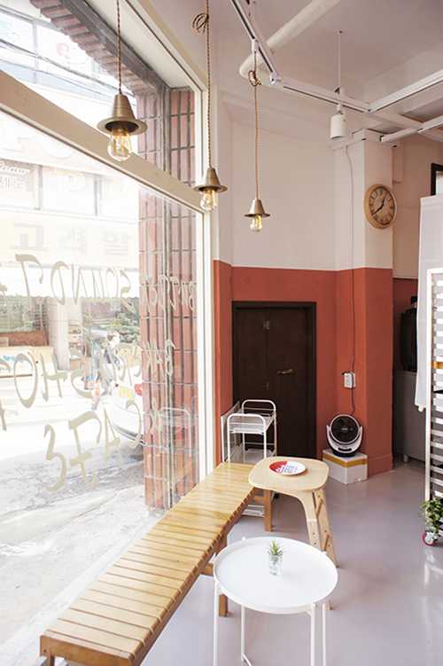 简约 9 坪甜品咖啡厅，打造高品质感空间-4