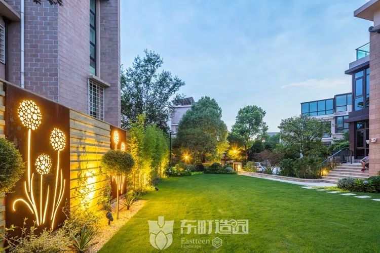 花园景观灯选择与搭配技巧,点亮你的梦想花园-19