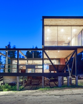 智利马坦萨斯 Harfagar House | 木结构与梯田的完美融合