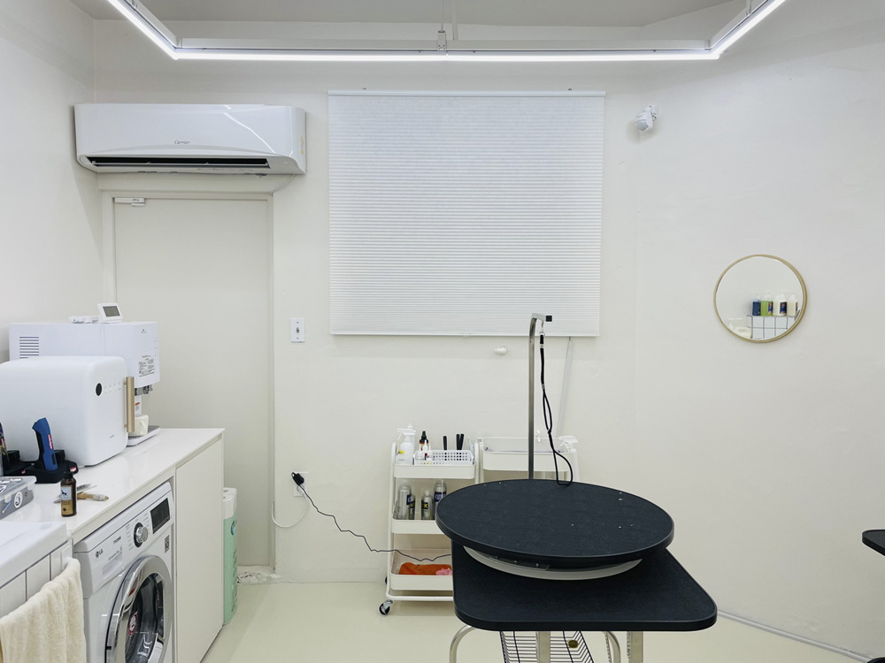 白色简约美容沙龙设计，展现极致舒适体验-7