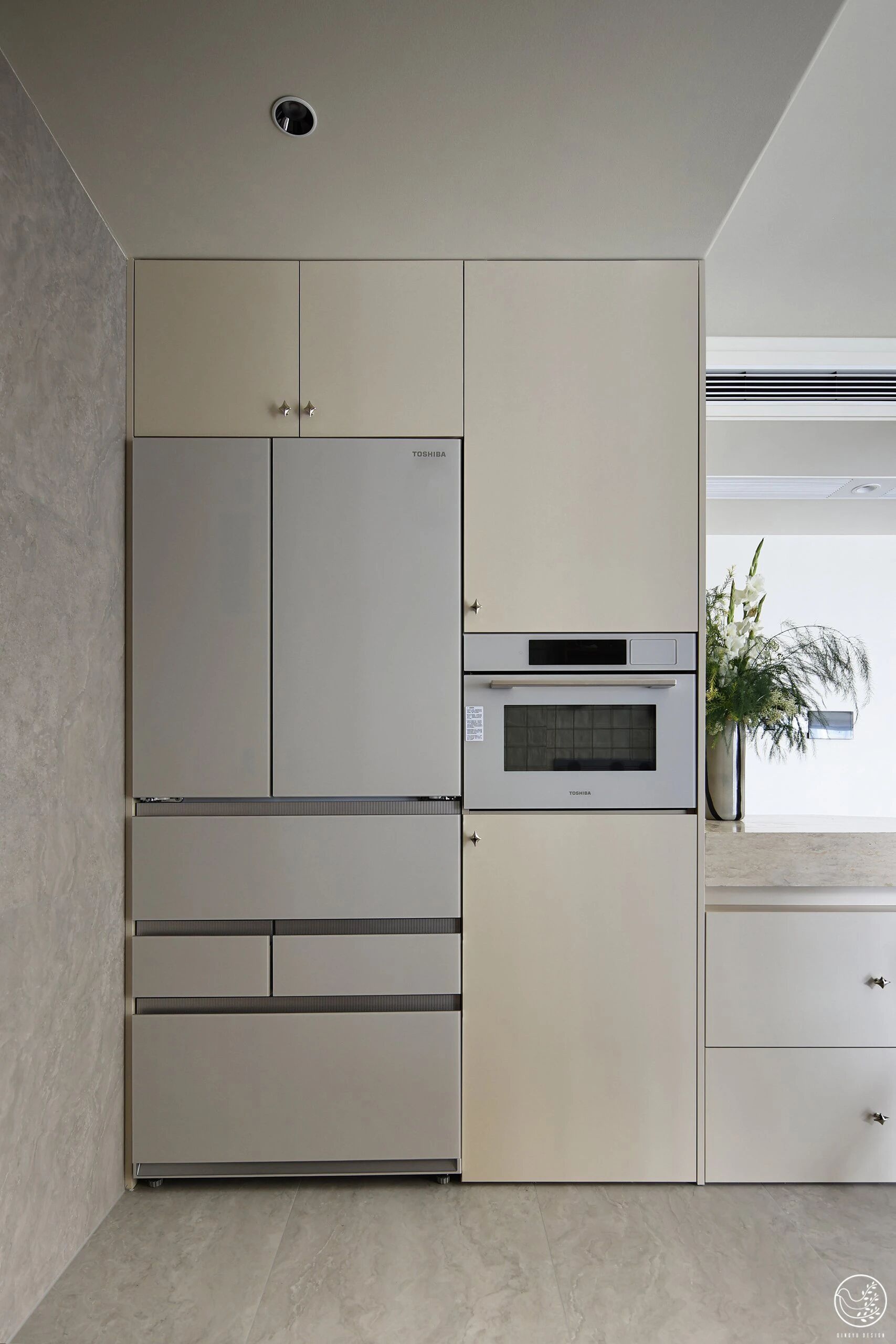 复古且时髦，在松弛与精致之间游刃有余-37