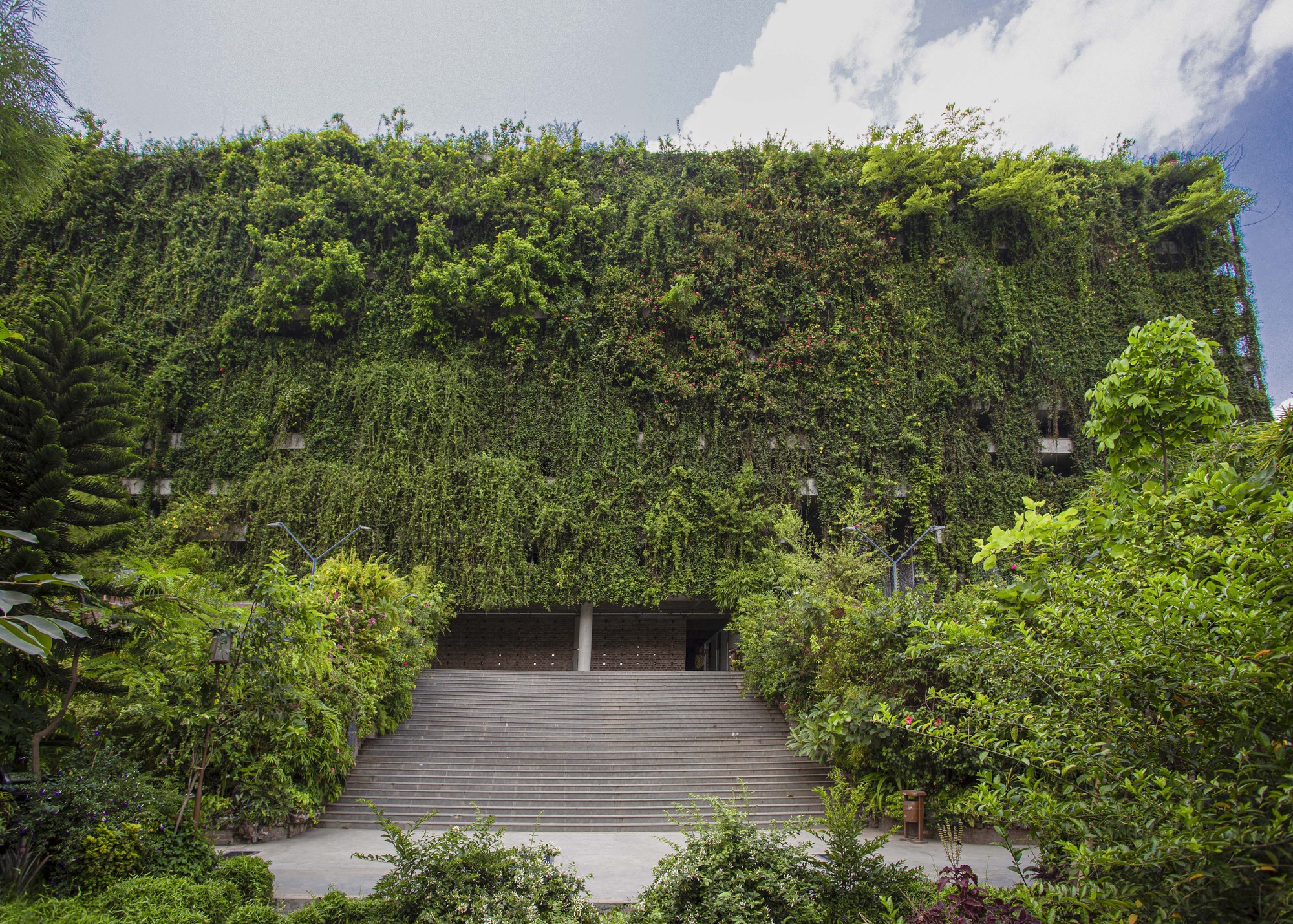 Green Field of Karupannya Rangpur Factory / Nakshabid Architects-33