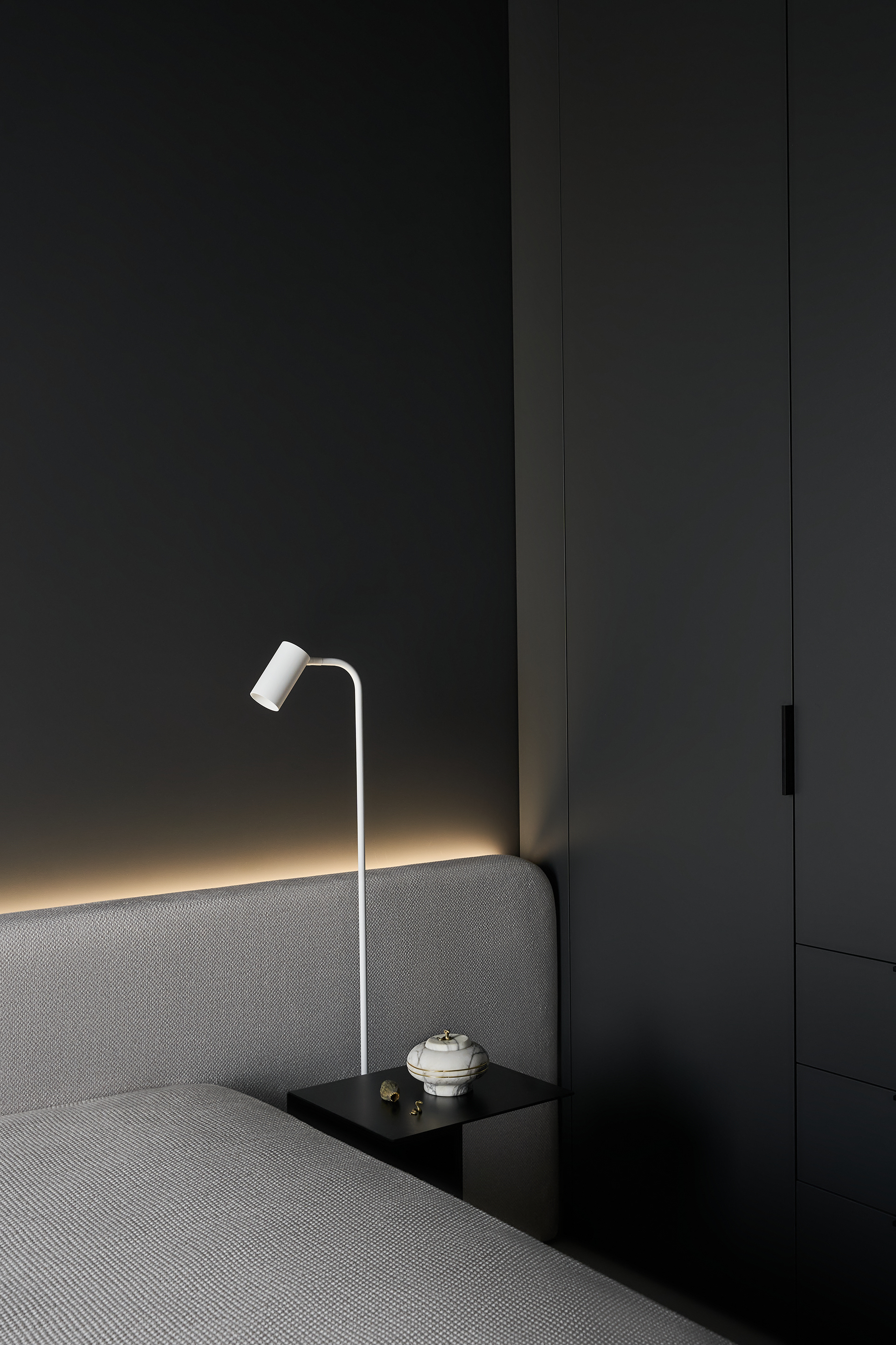 阿克罗波利斯1 2

注：Akropol常见音译为阿克罗波利斯，但由于不清楚这里 Akropol 1 2 的具体语境，仅按常见音译处理 丨乌克兰敖德萨-22