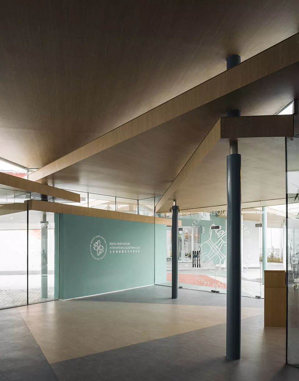 大料建筑新作首发 · 1座1万平米的“巨马”-45