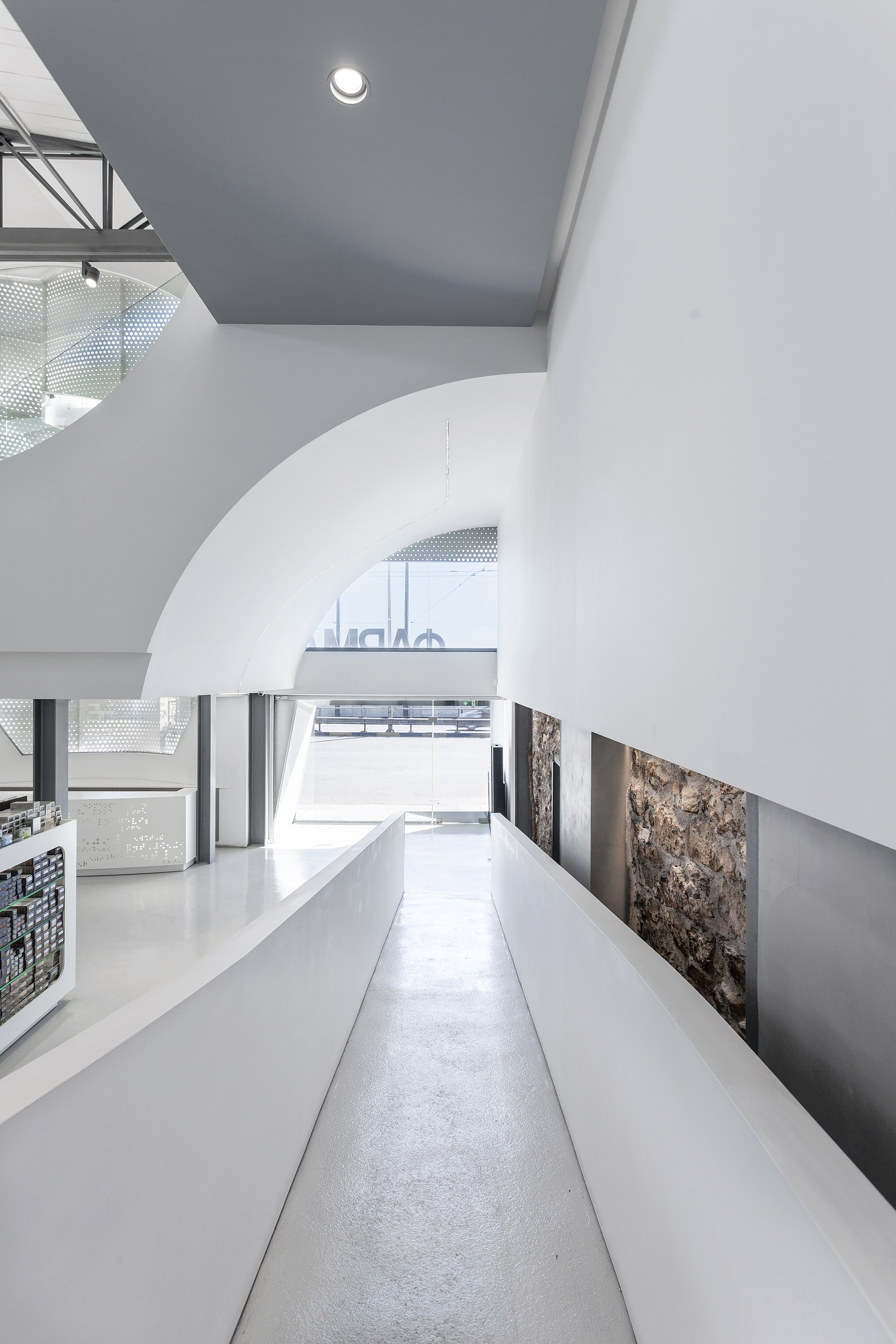 希腊最大药房,Klab 打造独特购物体验-39