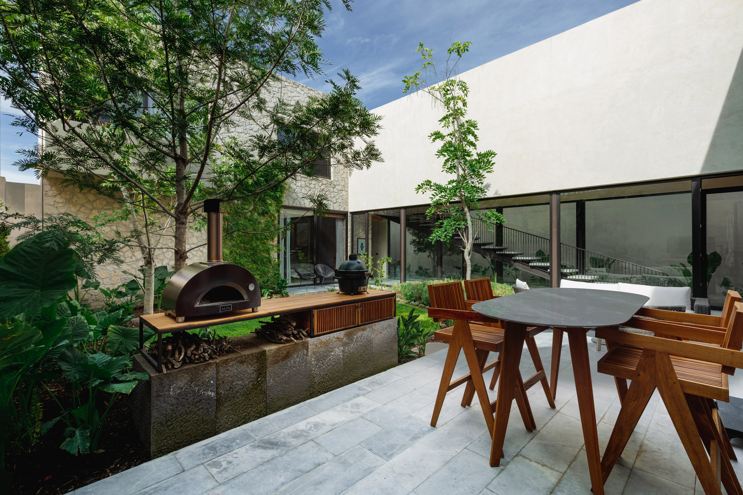 墨西哥 Evelop Arquitectura 打造绿意盎然的"花园之宅"-8