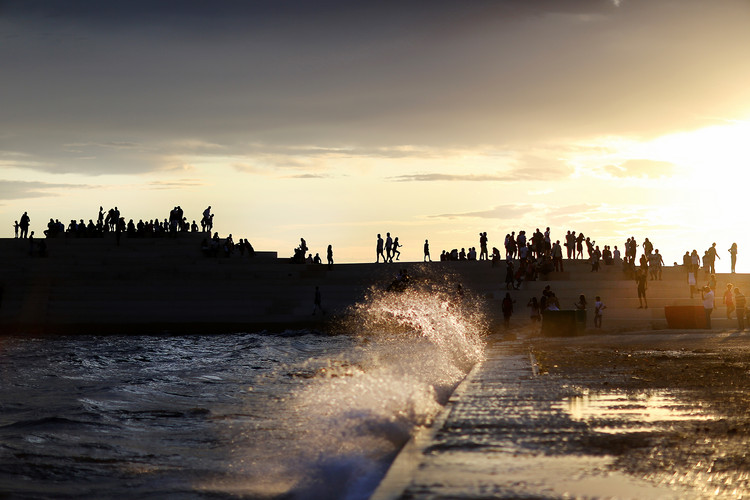海滨废弃地变身公共空间奇迹-2