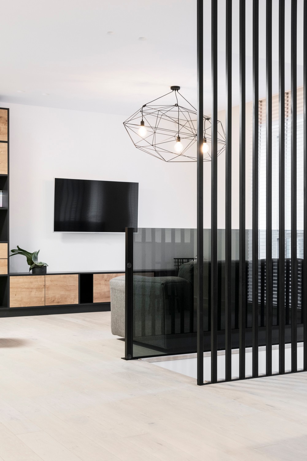 简约黑白木色 纯色美学私宅-1