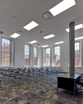 费城 Franklin Towne Charter High School 现代化改造，历史建筑焕发新活力