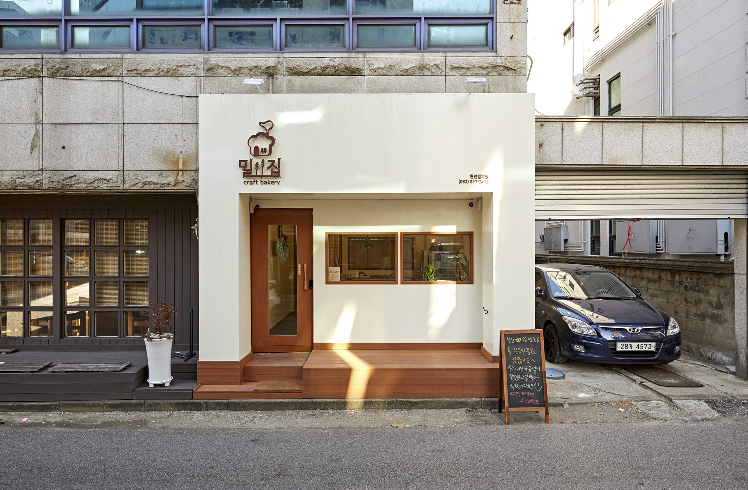 白色极简主义 | 韩国网红面包店的设计亮点-2