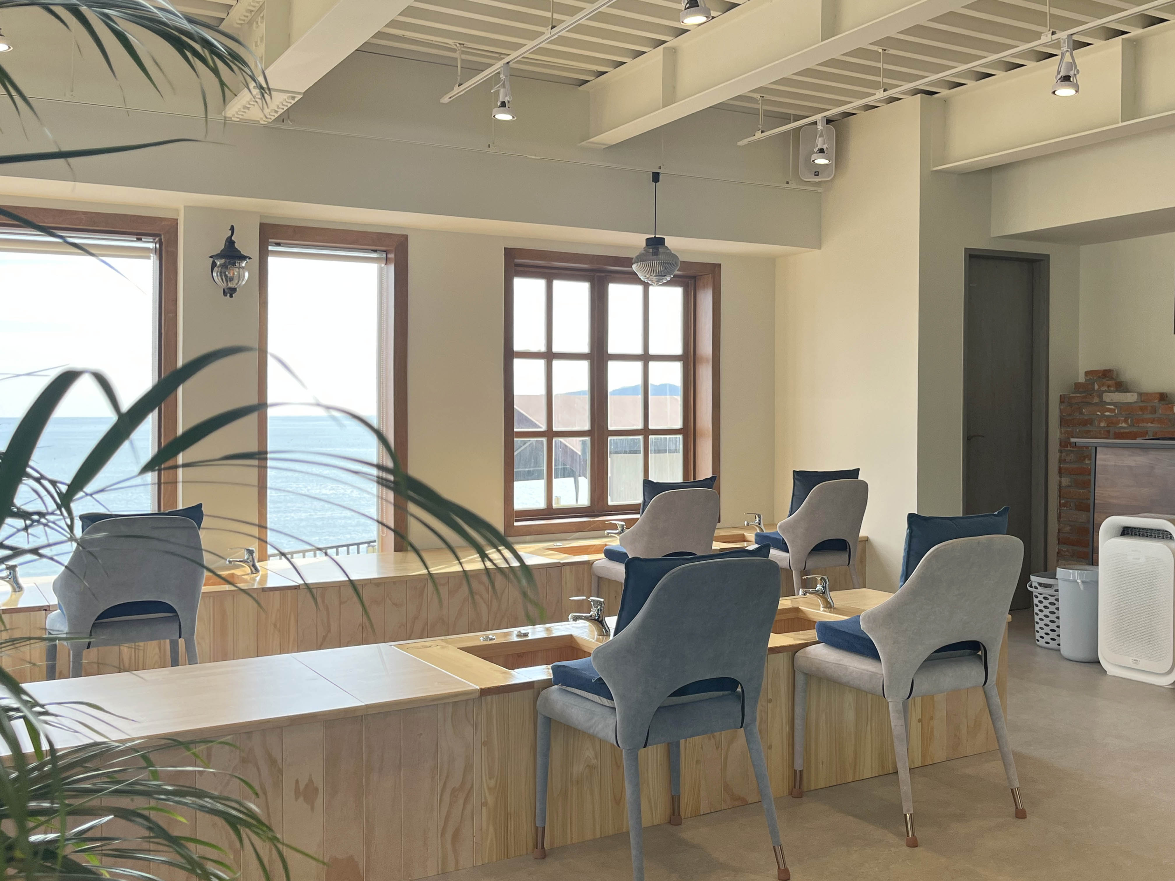 现代极简主义 | 韩国 84 平小户型咖啡厅设计-9