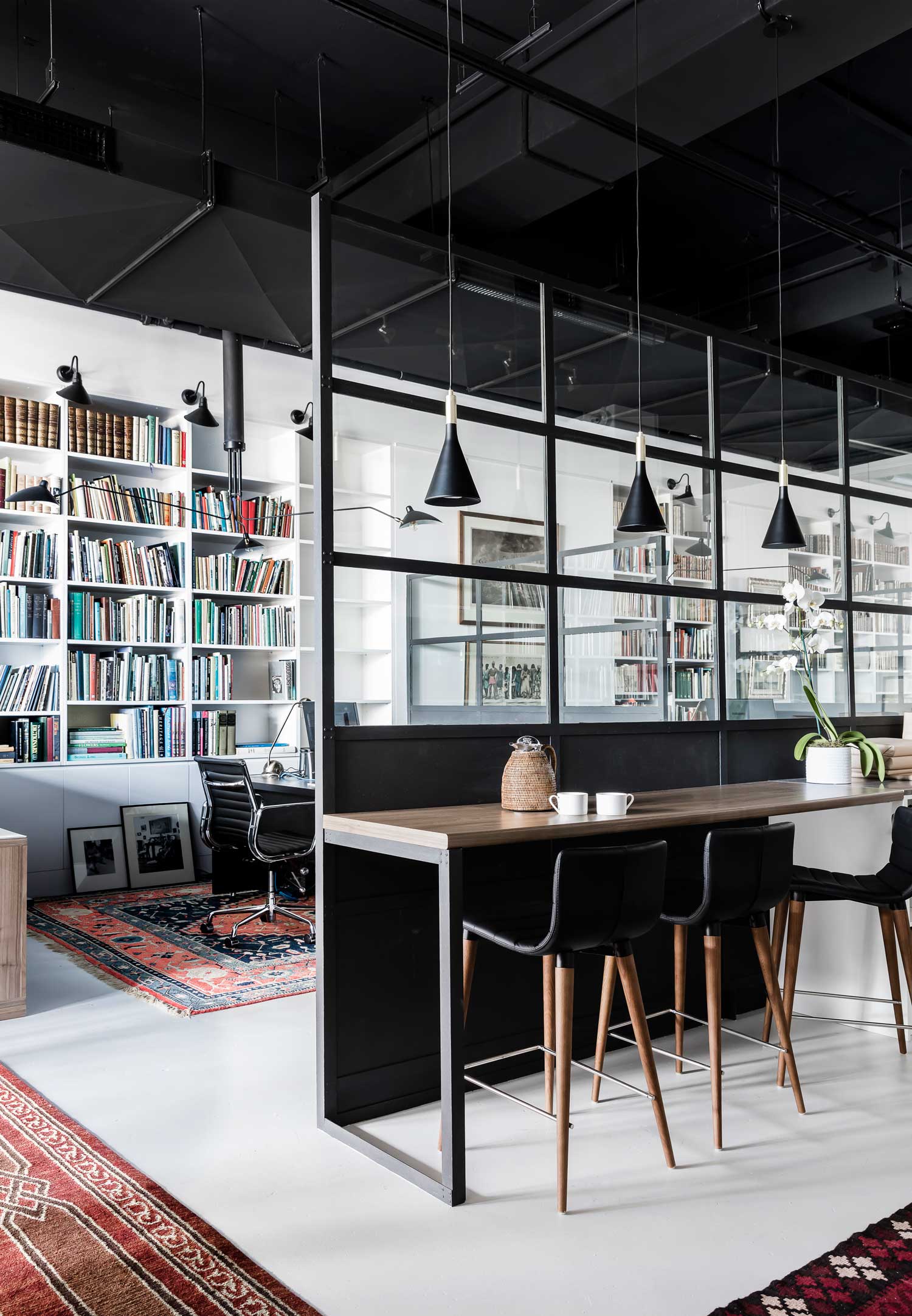 悉尼工业风珍本书店办公室设计-23