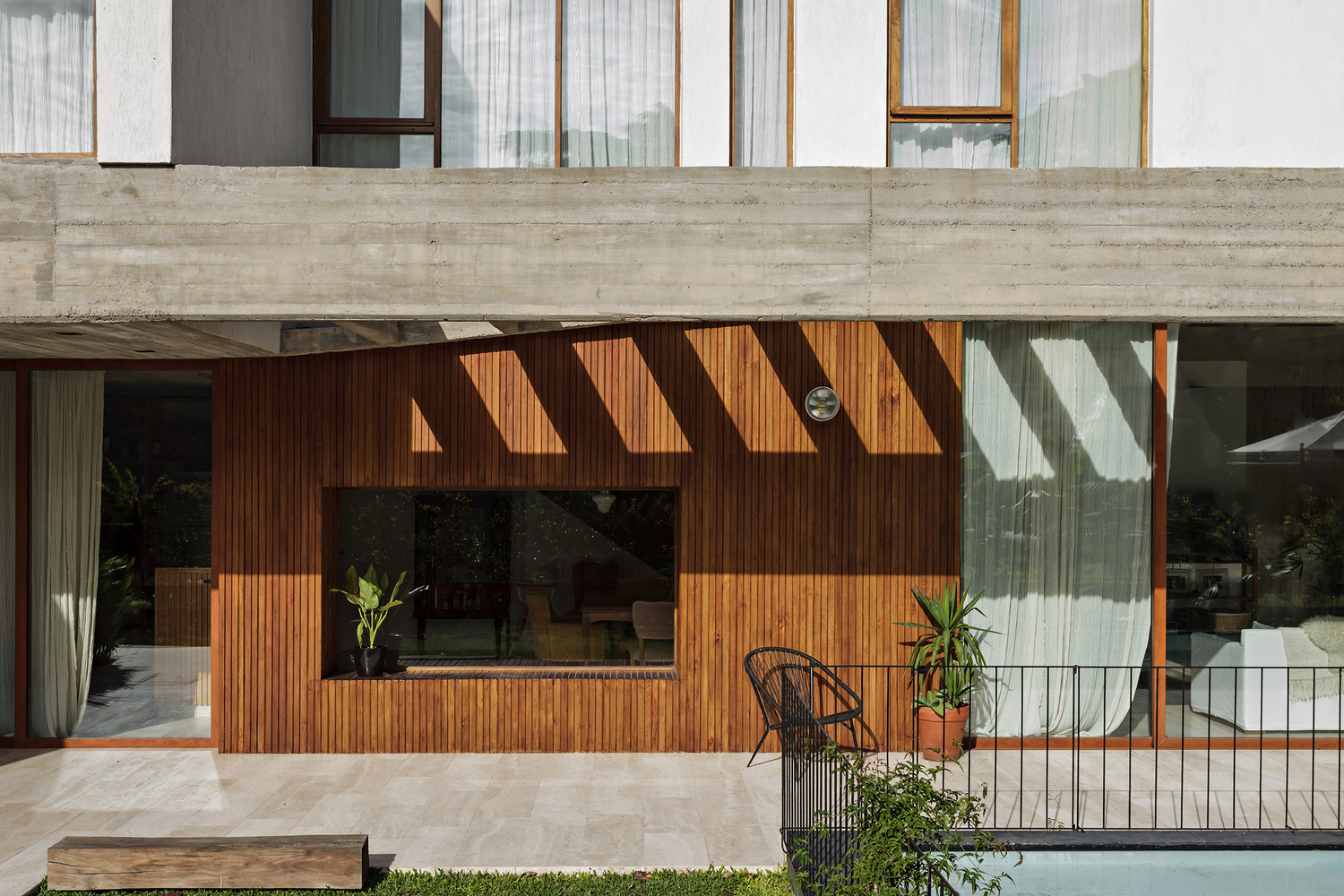 阿根廷封闭社区内的独特几何住宅-33