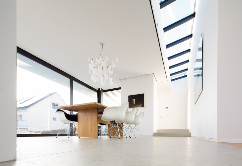 德国山脚下的白色书房丨anna philipp architekten-20