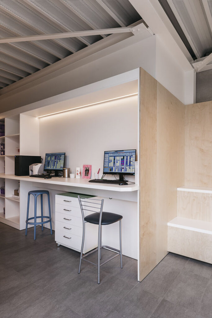 巴克兰茨·弗拉科（考虑到Bakelants和Frako很可能是人名，按照常见外文人名音译处理得出该结果） -13