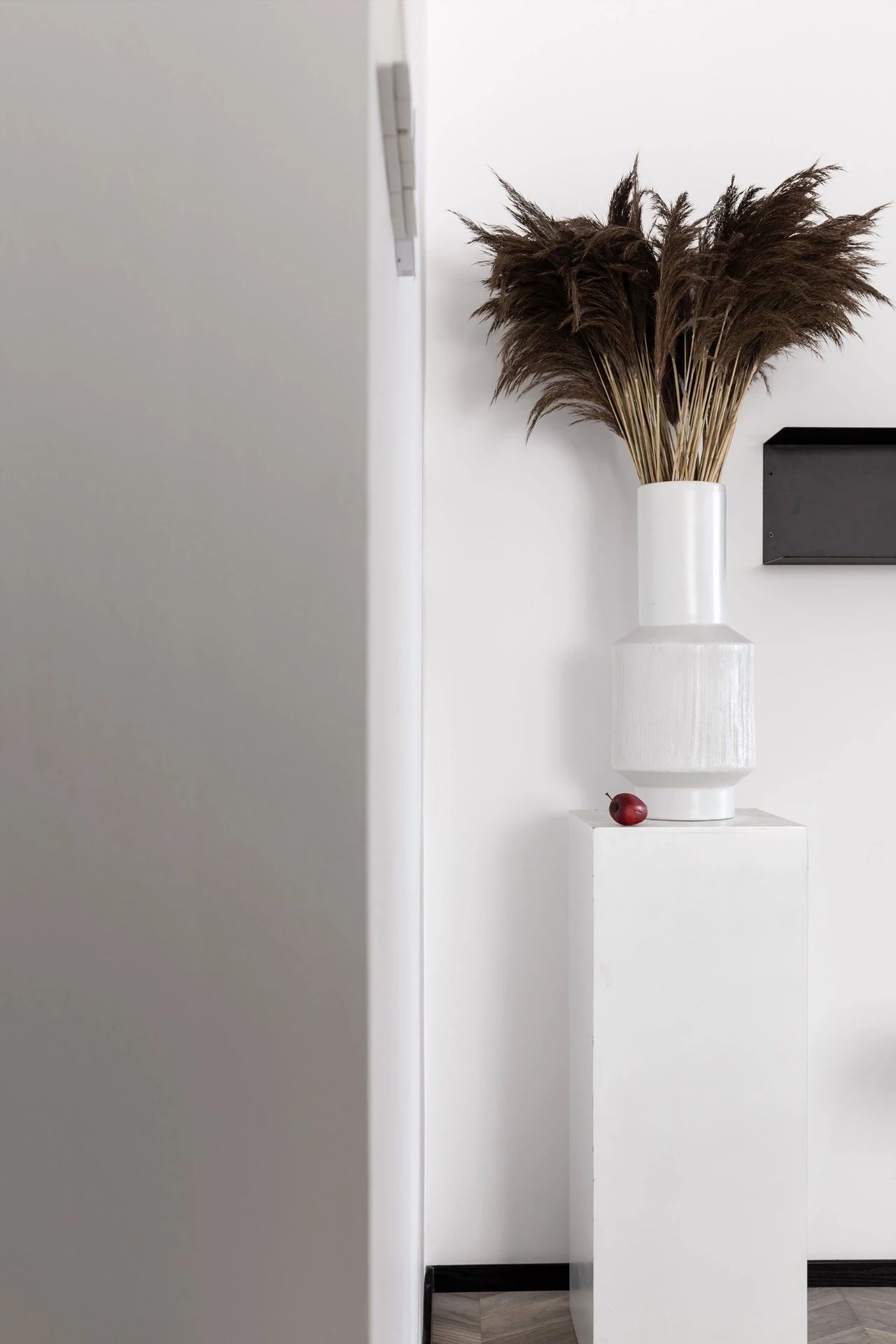 军人夫妻的硬朗现代轻工业风之家-42