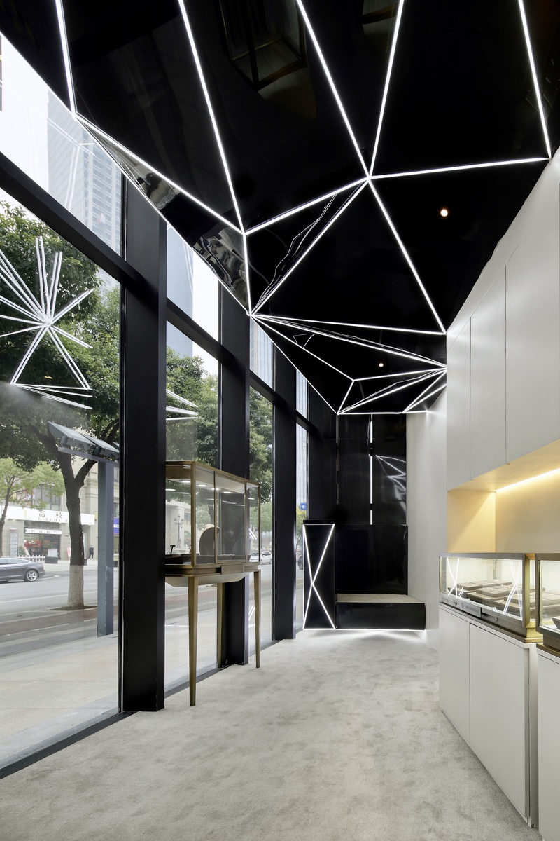 核心商圈“钻石礼盒”珠宝店-14