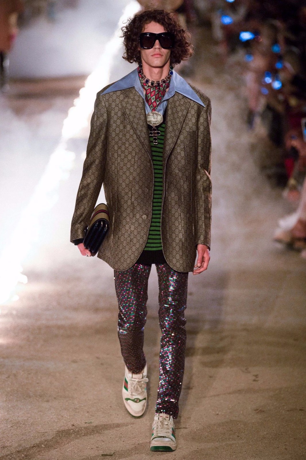 古驰 2019 早春秀 | 死亡与浪漫的奇妙融合-41