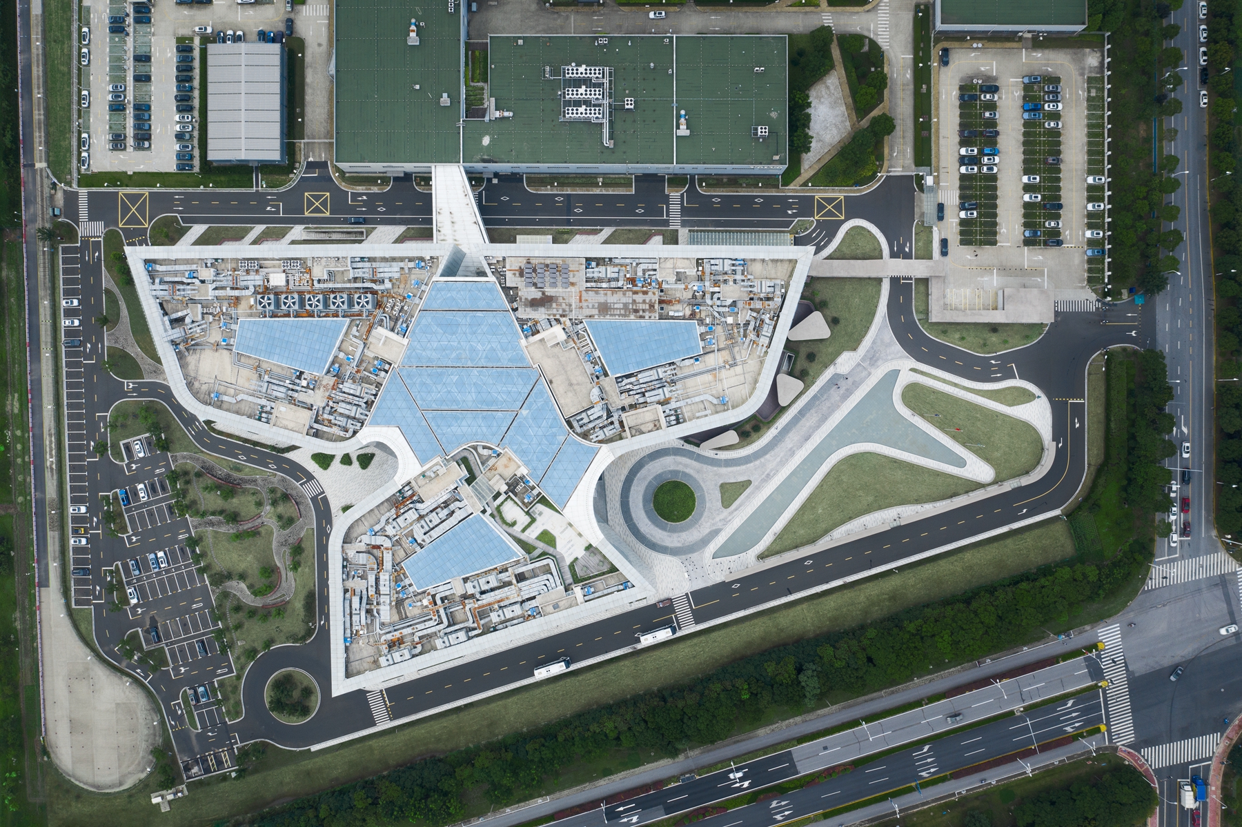 同济院作品：沃尔沃汽车亚太区总部，干练又柔和-6