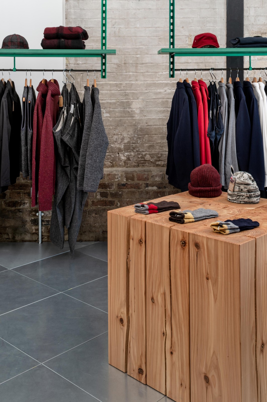 伦敦 Universal Works 工业风男装店-11