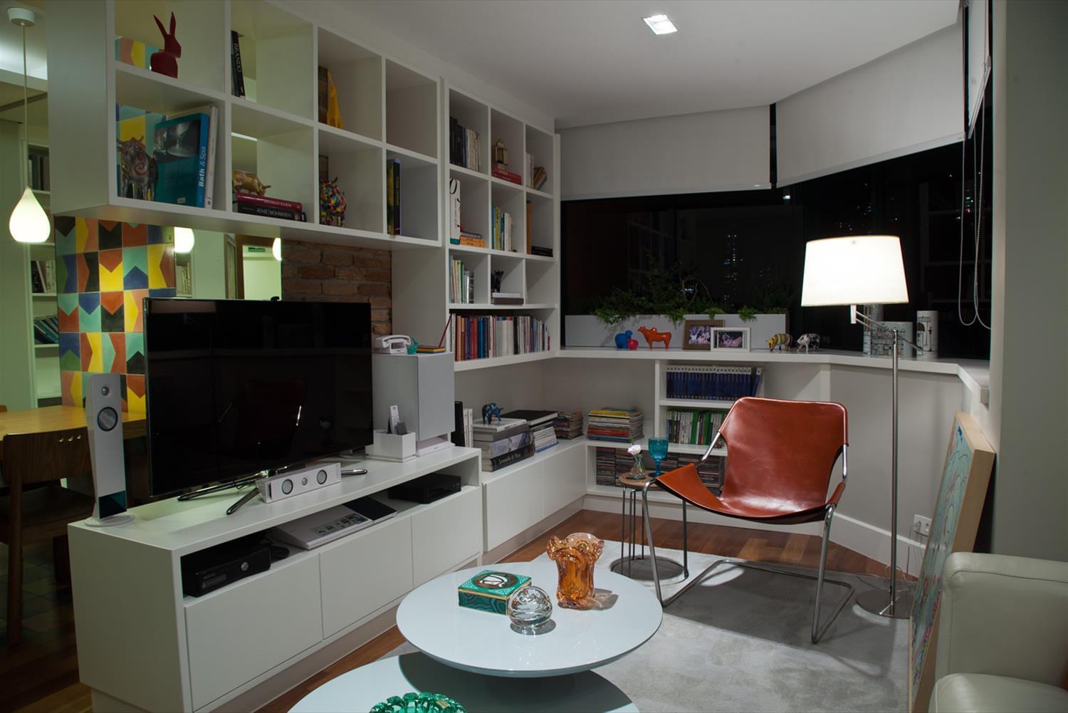 色彩缤纷的巴西公寓 | 设计师 Ana Yoshida 的杰作-1