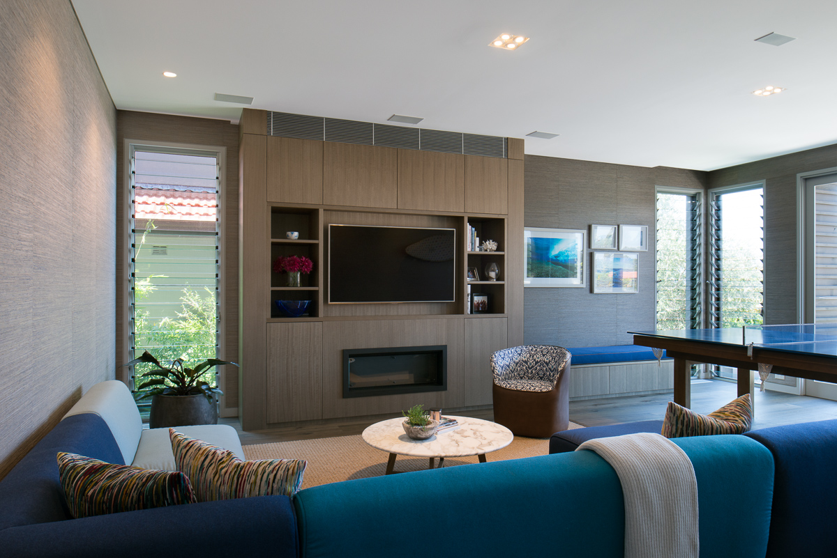 悉尼港边山巅上的现代家园-28