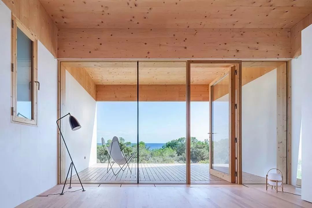 岩石上的住宅--木头做的房子  mariàcastelló-53