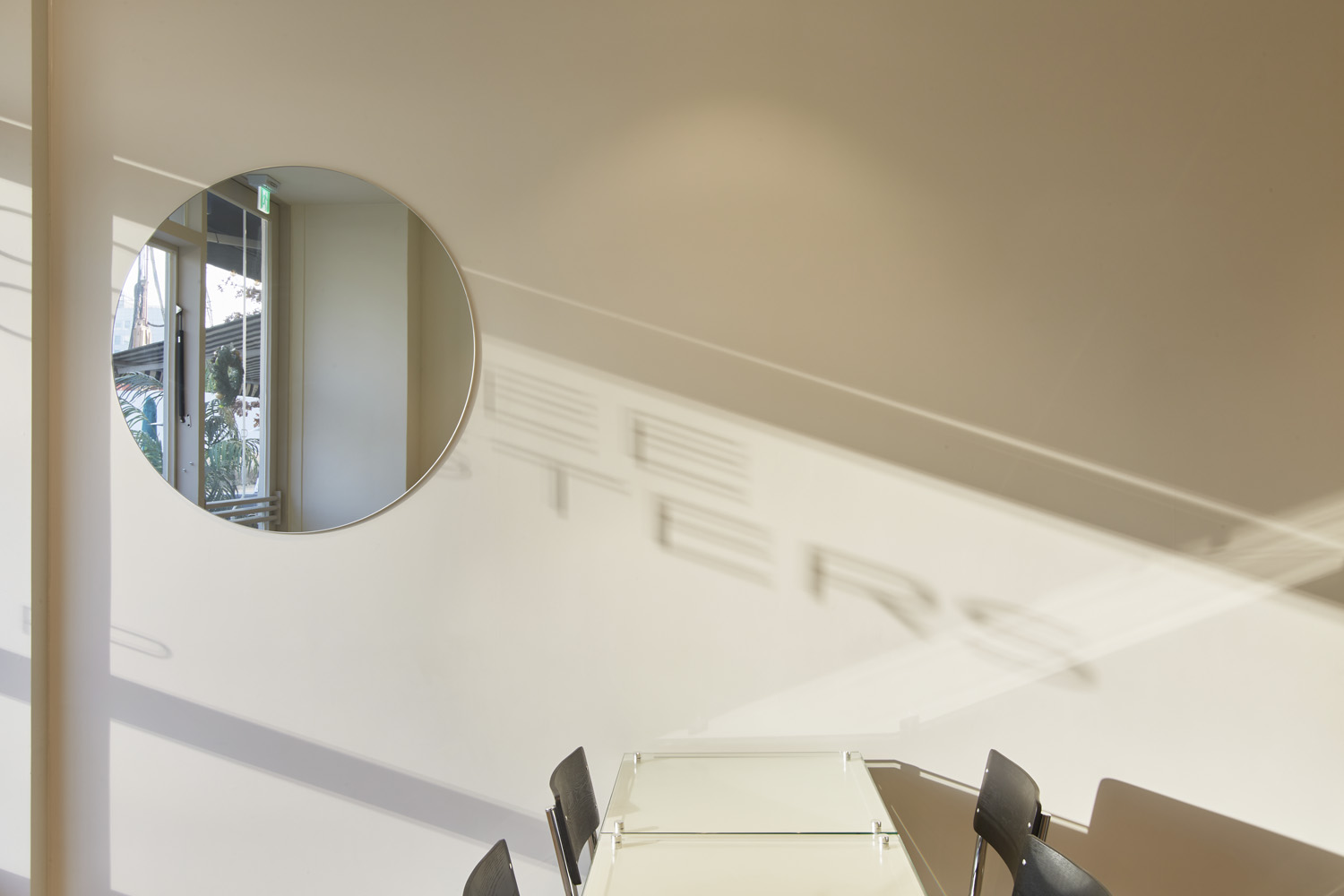 13 平米极简咖啡厅 | 小空间的大设计-11